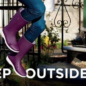 BRAND NEW women kamik jessie dark purple rain boots US 5